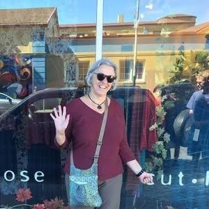 Meet your Posher, Denise